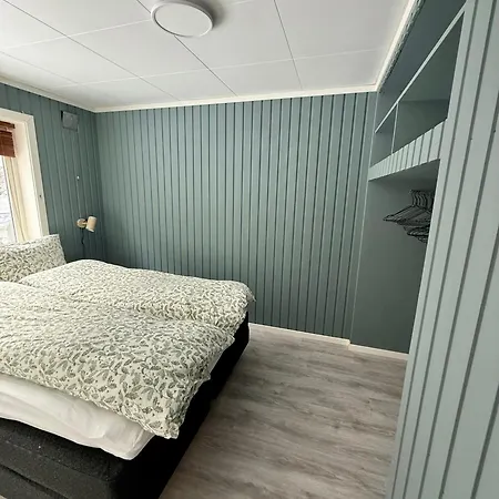 5 Bedroom With Svolvaergeita View