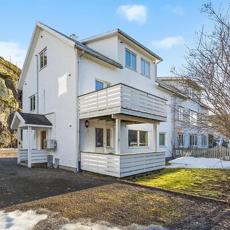 5 Bedroom With Svolvaergeita View * Svolvær