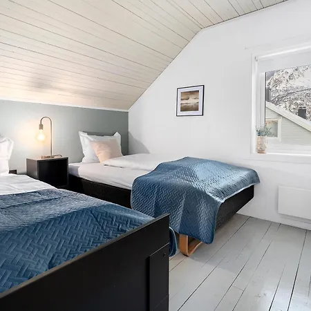 5 Bedroom With Svolvaergeita View