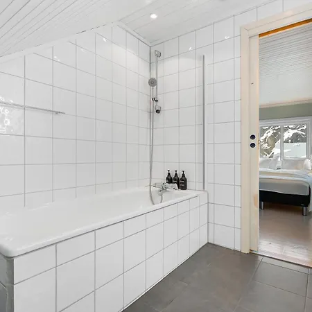 5 Bedroom With Svolvaergeita View