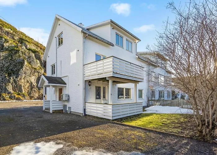 5 Bedroom With Svolvaergeita View * Svolvær
