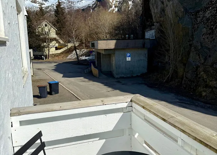 Vila 5 Bedroom With Svolvaergeita View