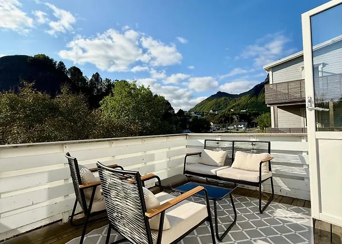 5 Bedroom With Svolvaergeita View