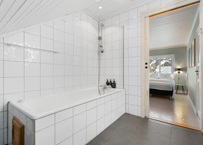 5 Bedroom With Svolvaergeita View