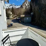 Villa 5 Bedroom With Svolvaergeita View