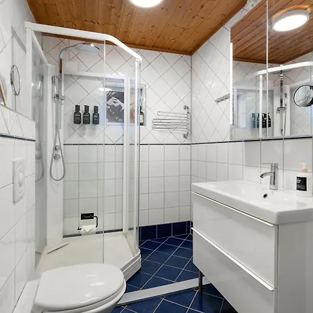5 Bedroom With Svolvaergeita View * סבולבאר